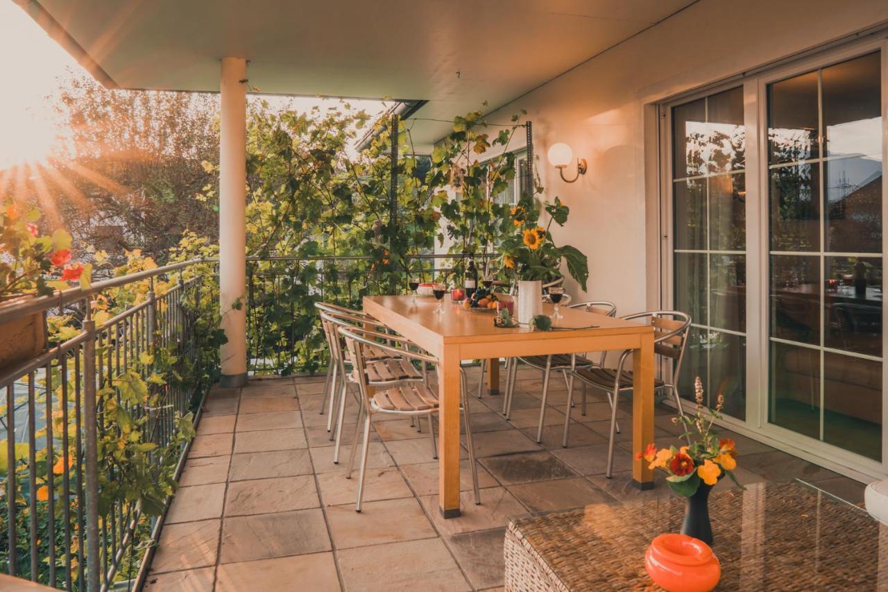 Coraline -Koblach, 6-10 P, 3 Schlafzimmer, Kueche, Riesige Terrasse, Parkplatz, Wifi, Stellplatz Ski Bagian luar foto