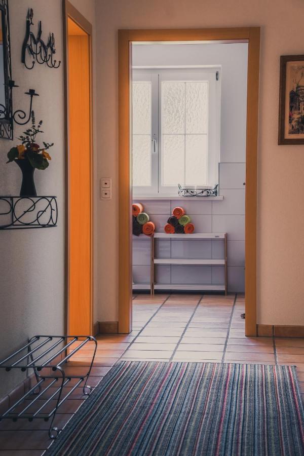 Coraline -Koblach, 6-10 P, 3 Schlafzimmer, Kueche, Riesige Terrasse, Parkplatz, Wifi, Stellplatz Ski Bagian luar foto